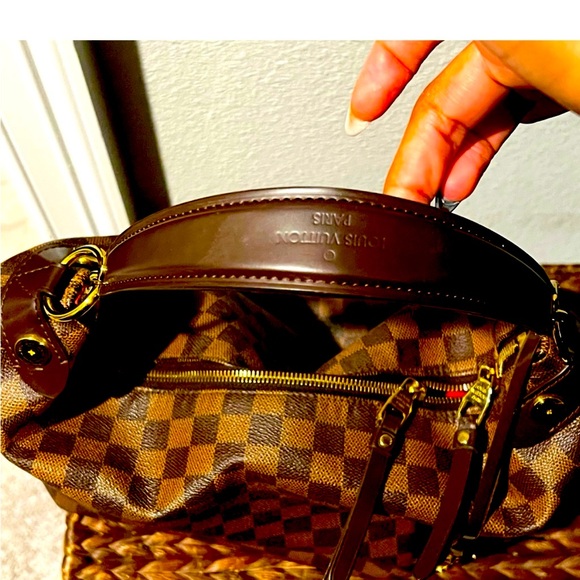 Louis Vuitton Handbag - Picture 3 of 9